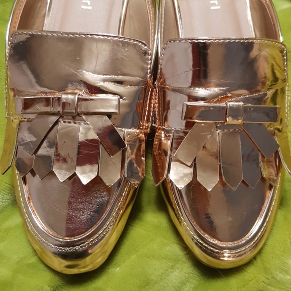 Madden Girl Rose Gold Metallic Loafers Slides - Picture 5 of 7